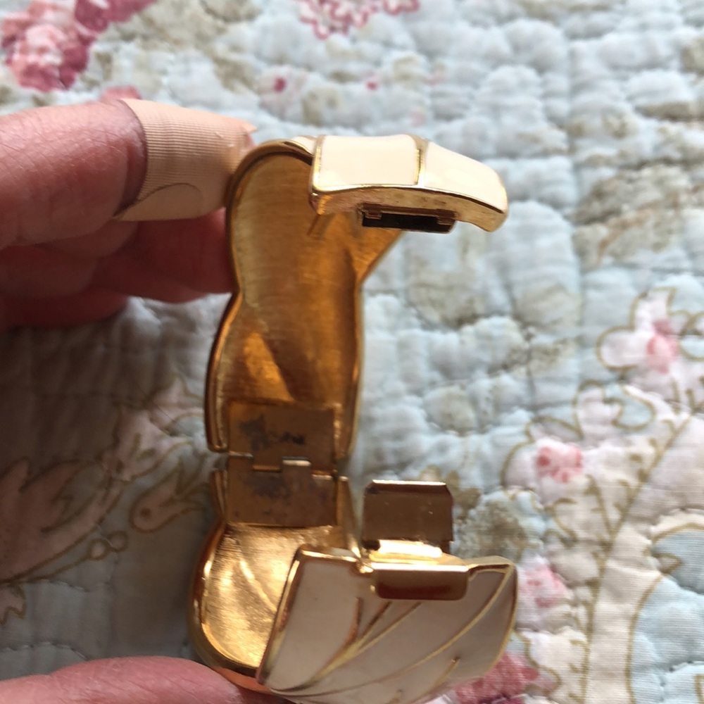 Vintage Monet bangle bracelet - Picture 4 of 10